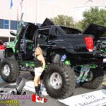 Chevrolet Avalanche 2003-2006 Lambo Vertical Doors Kit - VDCCHEVYAVAL0306 - Image 3